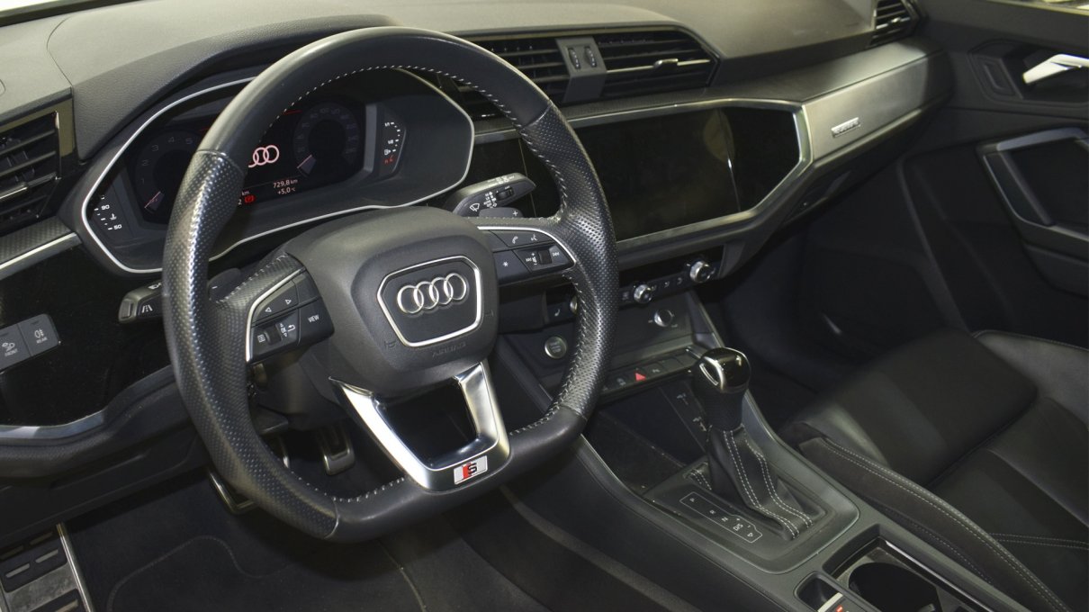Audi Q3 45 TFSIe tiptronic 245CV (AUTOMÁTICO HÍBRIDO ENCHUFABLE) Hibrido kilometro 0 de ocasión 9